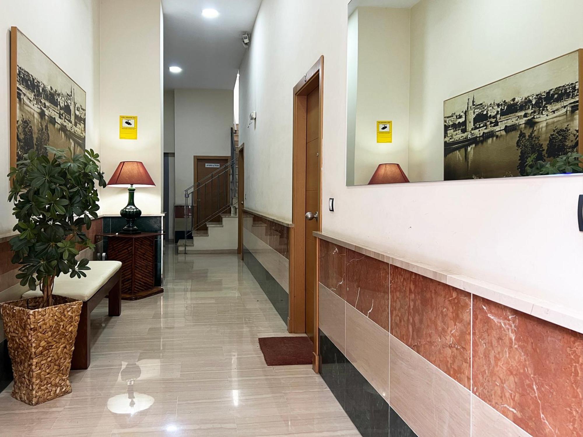 Studio City Center - Aloha Sevilla Экстерьер фото